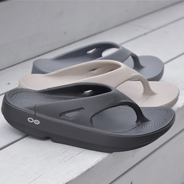 パリゴ福山店にてお取り扱いスタート！大人気OOFOS(ウーフォス)のビーチサンダルをご紹介！